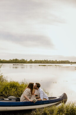 beach couple photoshoot Florianopolis